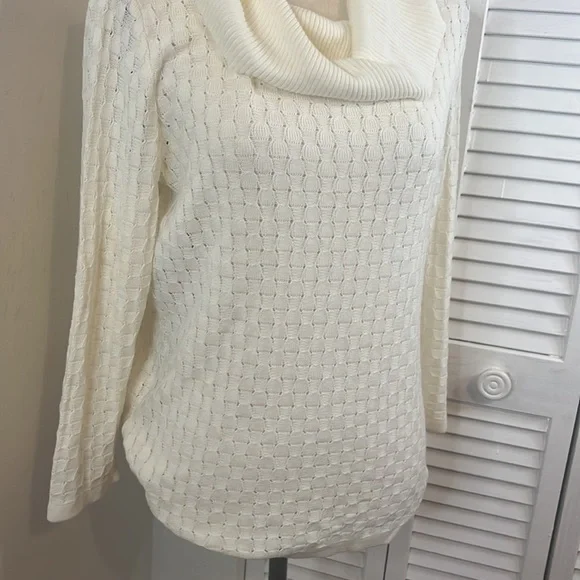 Jones Wear New York Cream Ivory Long Sleeved Turtleneck Cable Knit Sweater - Picture 3 of 10